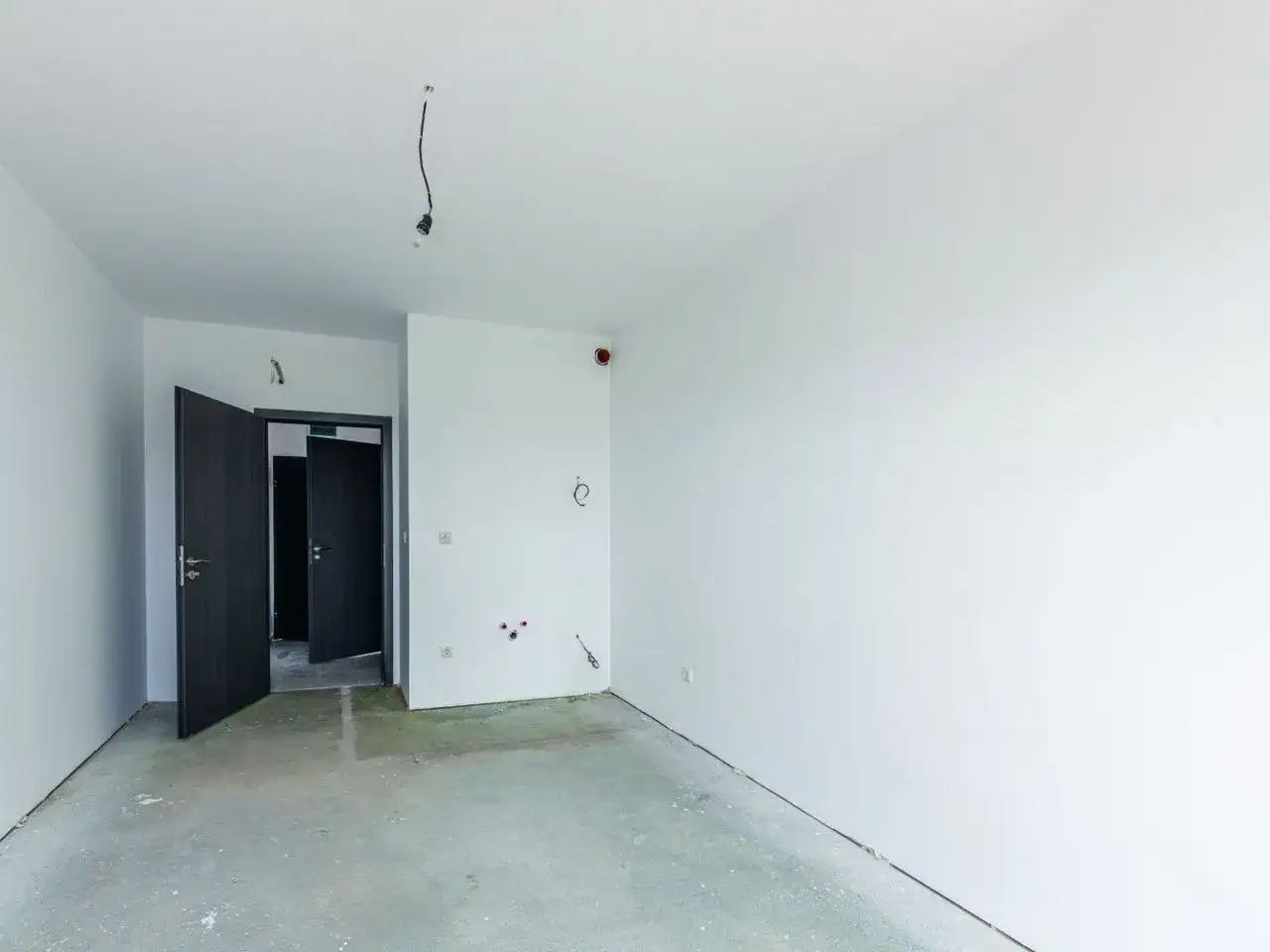 Wnętrze mieszkania w stanie deweloperskim